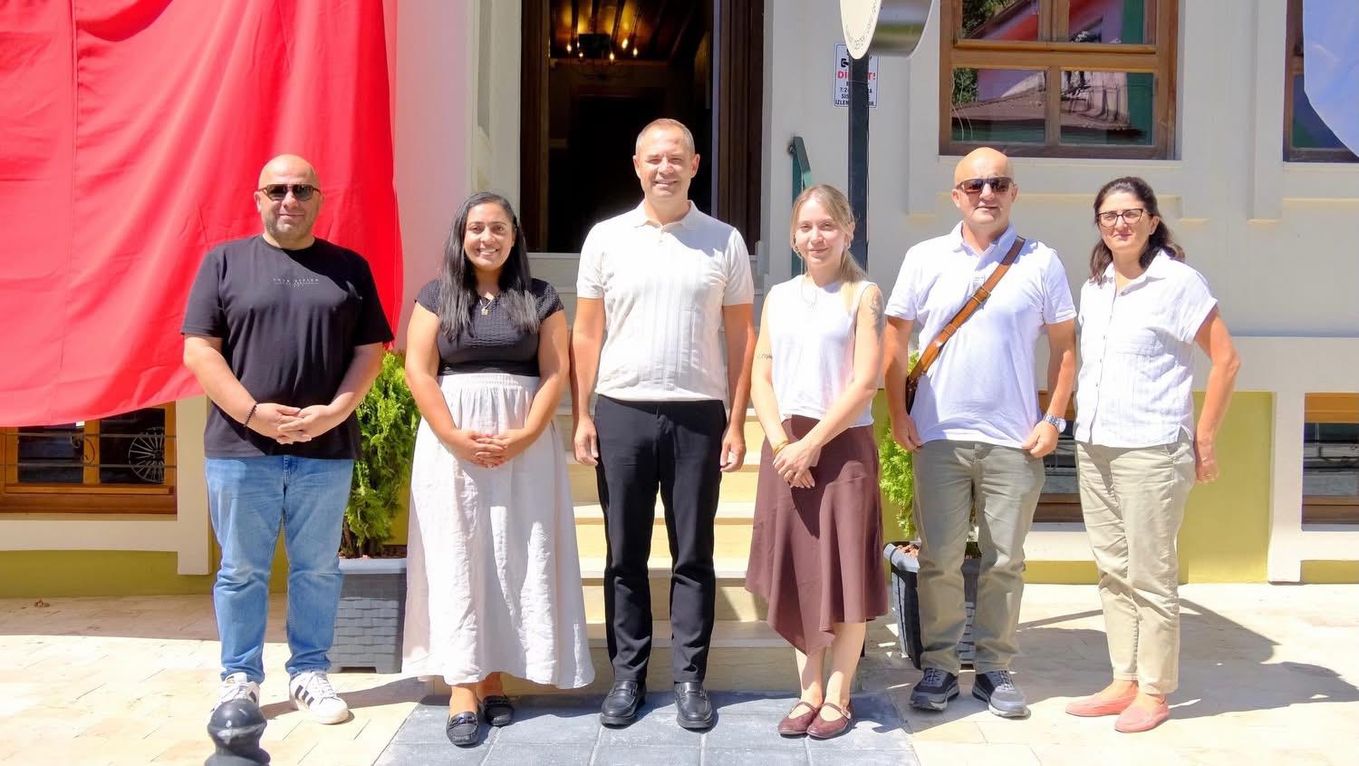 Konakta Sanat Gelişim ve Eğitim Merkezi’ne Hayırlı Olsun Ziyaretinde Bulunduk