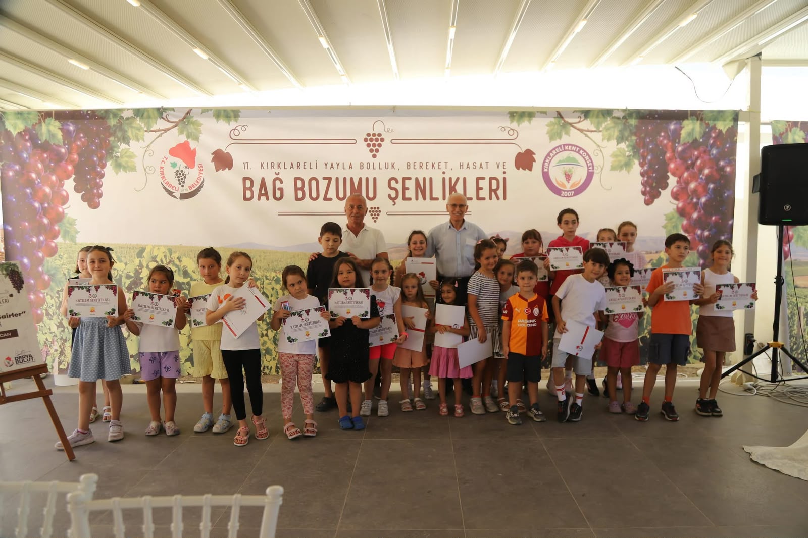 Şenliklerimizde Çocuklarımız "Melek Ruhlu Şairler Atölyesi"nde Keyifli Zaman Geçirdiler