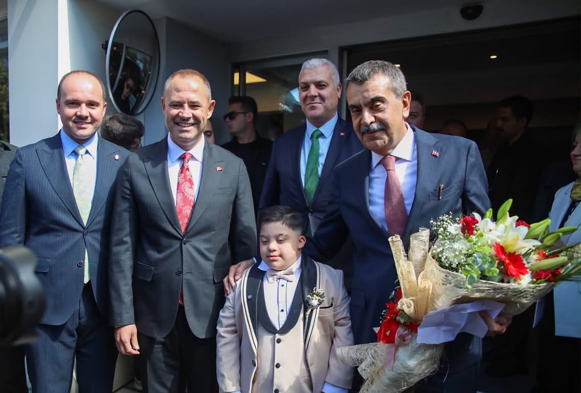 T.C. Milli Eğitim Bakanımız Sayın Yusuf Tekin’i Belediyemizde Ağırlamaktan Büyük Bir Onur ve Mutluluk Duyduk