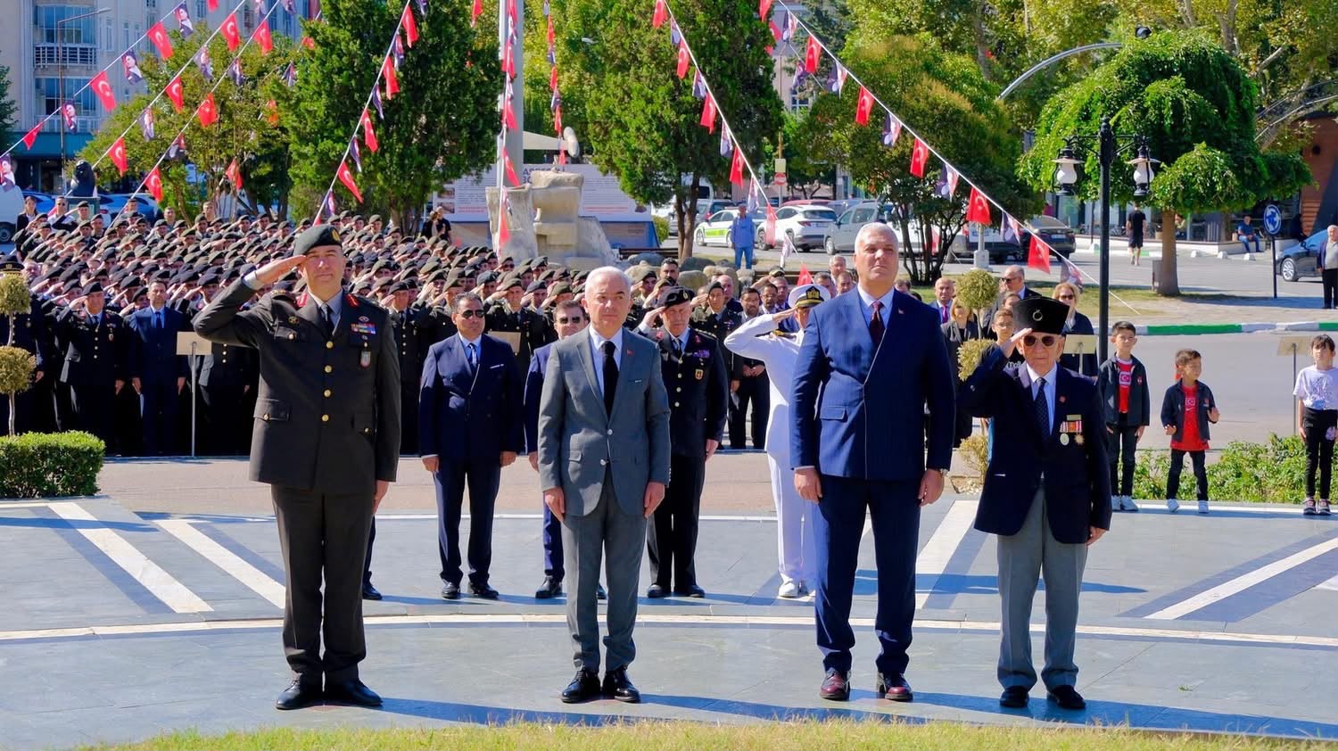 19 Eylül Gaziler Günü Vesilesiyle Valiliğimiz Tarafından Düzenlenen Çelenk Sunma Töreninde Kahraman Gazilerimizle Bir Araya Geldik