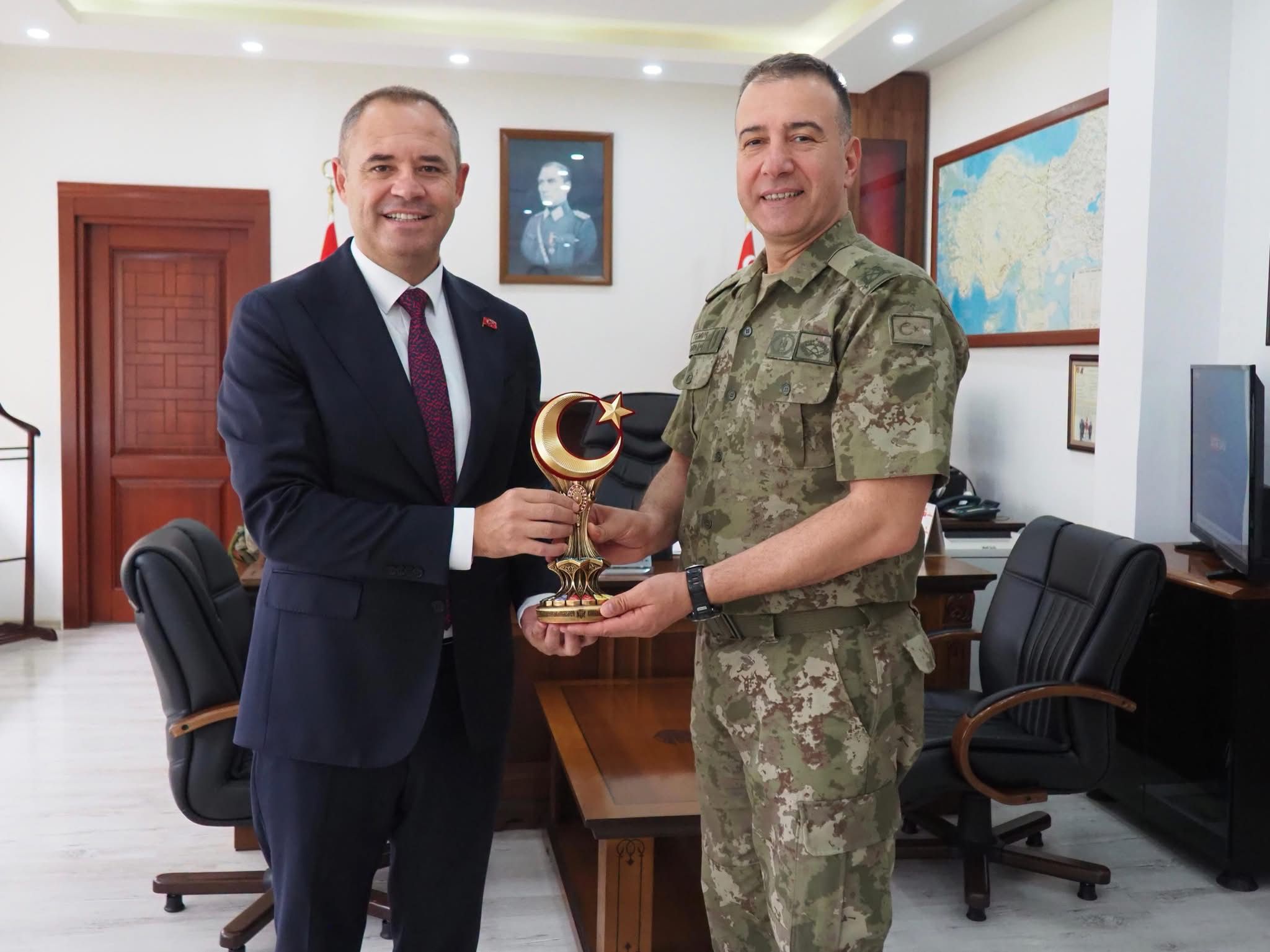 55’inci Mekanize Piyade Tugay Komutanlığı Görevine Atanan Sayın Tuğgeneral Murat Temur’a Hayırlı Olsun Ziyaretinde Bulunduk — fotoğraf 2