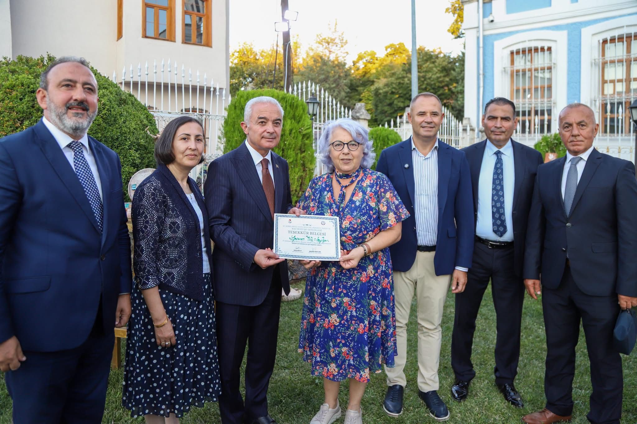 17’nci Yayla Bolluk, Bereket, Hasat ve Bağ Bozumu Şenliklerimiz Kapsamında Yasemen Işık Sayılgan’ın “Annemin Ağaçları” Adlı Seramik Sergisi İle Aleyna Kenar’ın “Yanandan Kalan” Adlı Heykel Sergisinin Açılışını Gerçekleştirdik — fotoğraf 2