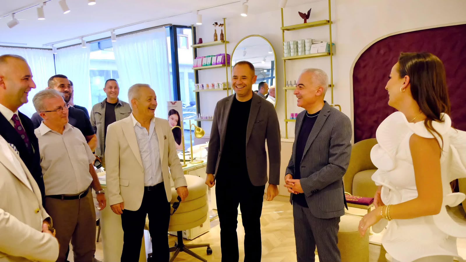 Şehrimize Yeni Bir Değer Katacak Olan Zenn Beauty Lounge By Zeynep Özkan’ın Açılış Programına Katıldık — fotoğraf 1