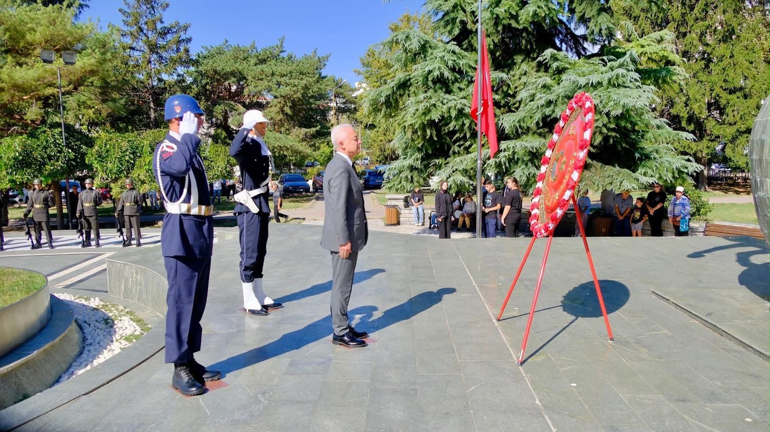 19 Eylül Gaziler Günü Vesilesiyle Valiliğimiz Tarafından Düzenlenen Çelenk Sunma Töreninde Kahraman Gazilerimizle Bir Araya Geldik — fotoğraf 6