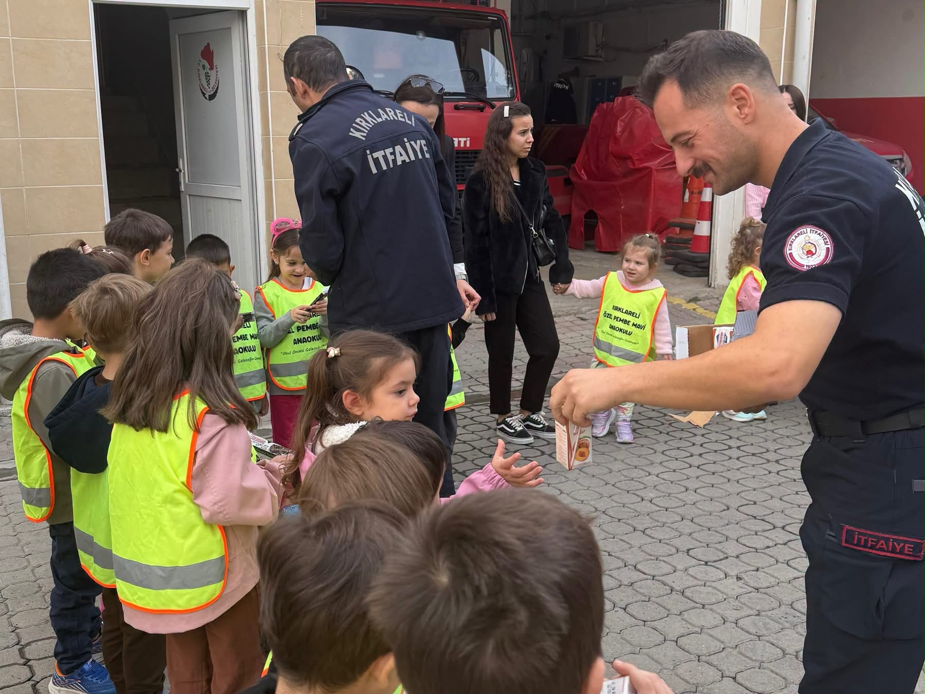 İtfaiye Haftasını Minik Misafirlerimizle Kutladık — fotoğraf 1