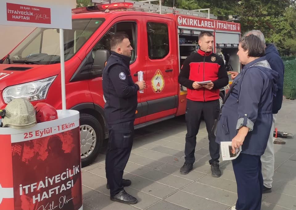 İtfaiye Haftası Kapsamında İstasyon Caddemizdeki Gar Binası Önünde Bilgilendirme Standı Açtık — fotoğraf 13