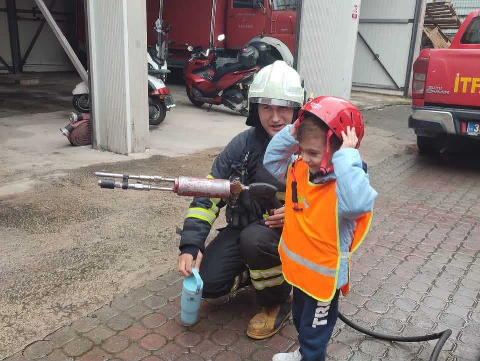 İtfaiye Müdürlüğümüzde Minik Misafirlerimizi Ağırladık — fotoğraf 5