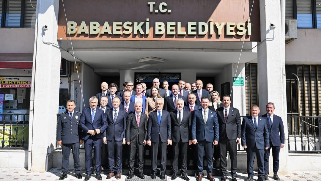 Cumhurbaşkanımızın Teşrifleriyle Açılacak Hızlı Tren Hattı Öncesi Ulaştırma ve Altyapı Bakanımız Sayın Abdülkadir Uraloğlu’nu Babaeski Belediyemizde Karşıladık — fotoğraf 2