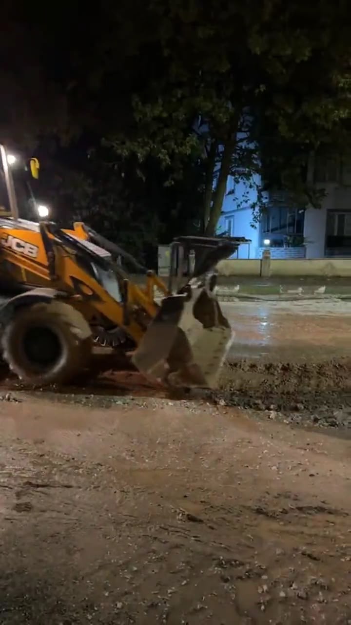 Kırklareli Belediye Başkanı Derya Bulut Gece Saatlerinde Altyapı Çalışmalarını İnceledi — fotoğraf 1