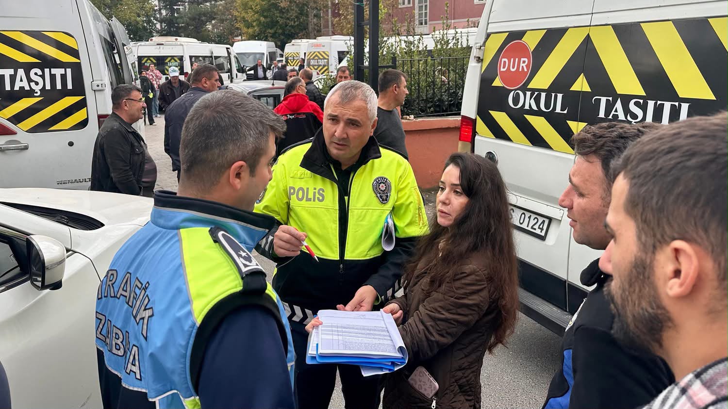 Belediyemiz Zabıta Müdürlüğü İl Emniyet Müdürlüğü İl Jandarma Komutanlığı ve İl Millî Eğitim Müdürlüğü Ekiplerinin Katılımıyla Taşımalı Eğitim ve Özel Öğrenci Servislerine Yönelik Ortak Denetim Gerçekleştirildi — fotoğraf 6