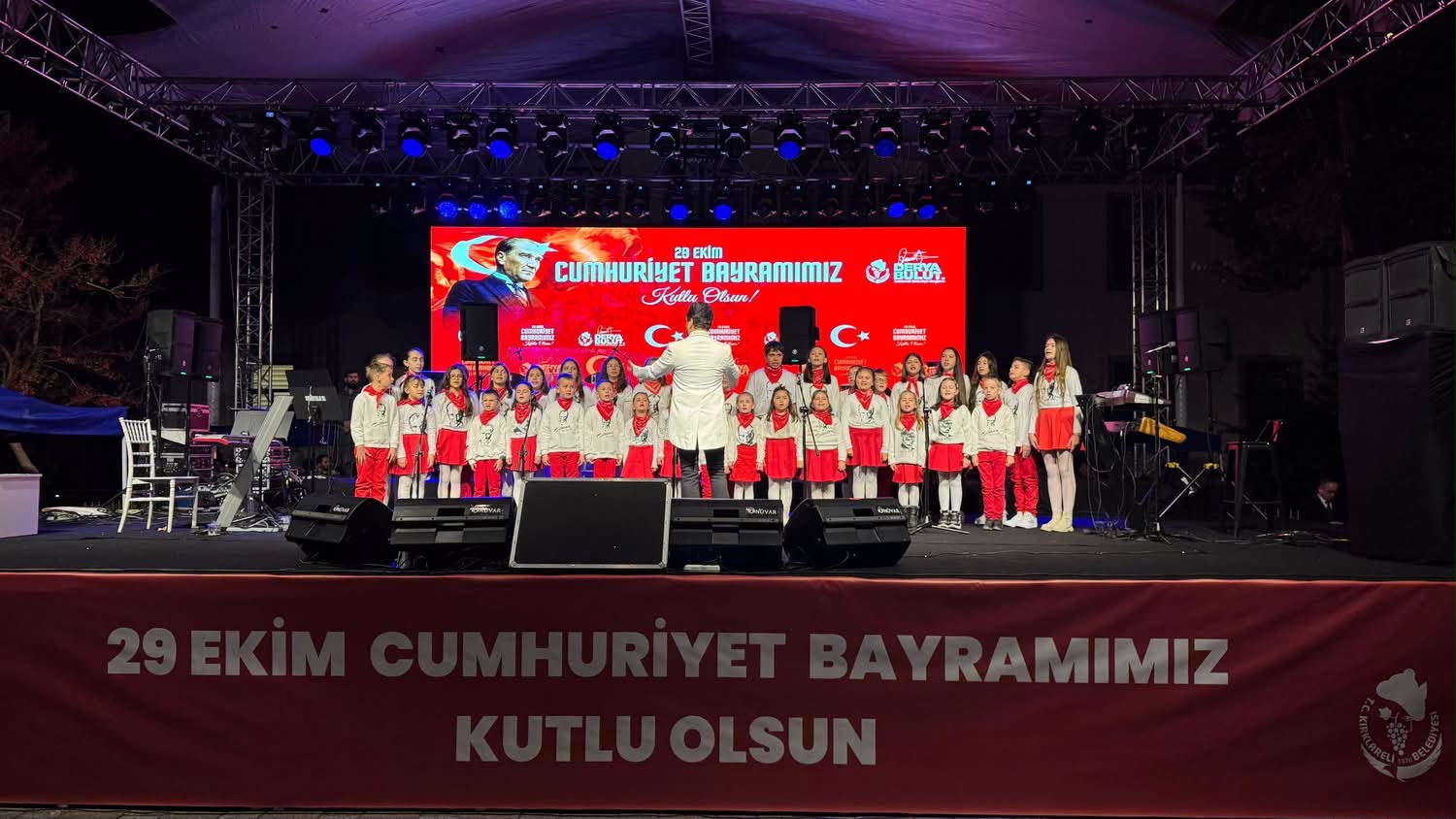 Cumhuriyetimizin 103. Yıl Dönümünde  Kırklareli Belediyesi Çocuk Koromuzun Birbirinden Güzel Şarkılarını Hep Birlikte Dinledik — fotoğraf 2